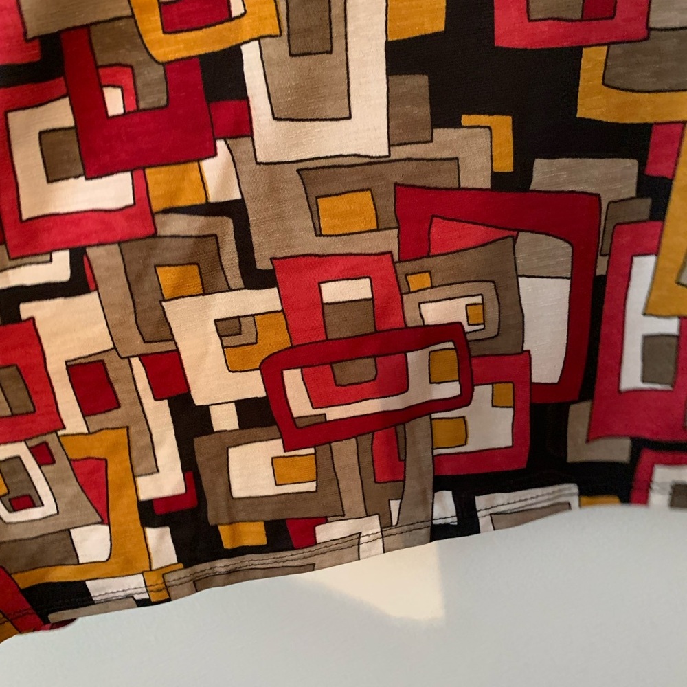 Scarlett Multicolor Geometric V-Neck Blouse - Picture 6 of 7